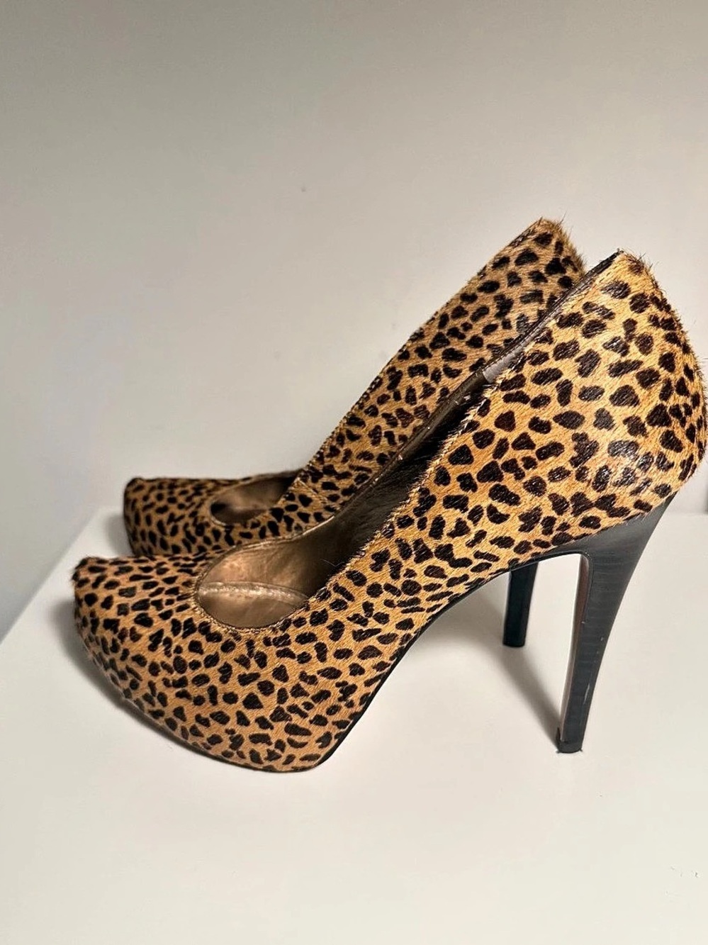 BCBGeneration Women's Leopard Platform Heels Size 8 bodycon date night club